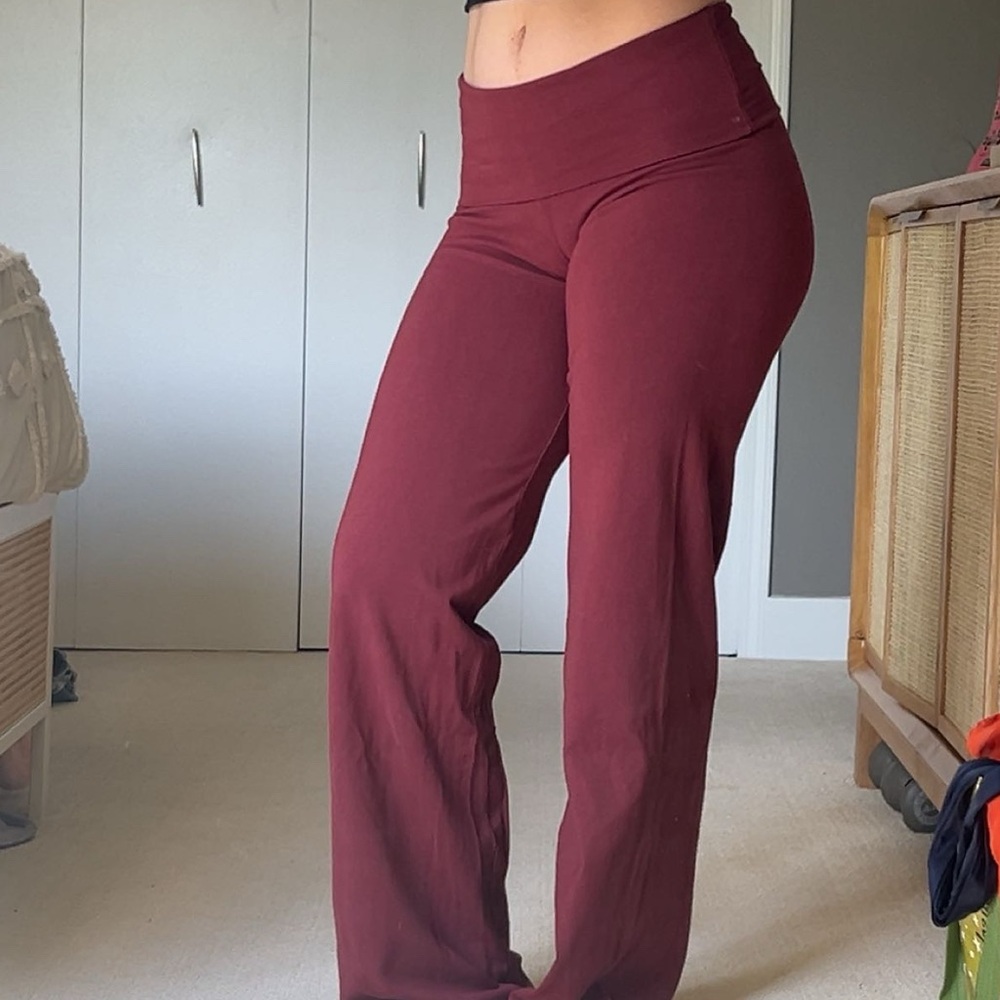 brandy melville burgundy yoga pants